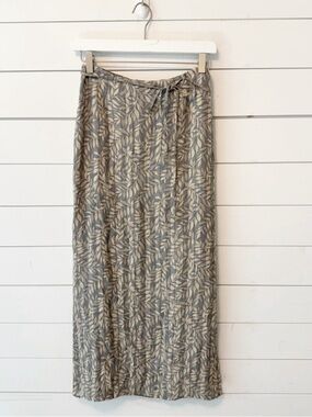 Banana Republic | Vintage Y2K Silk Floral Leaves Pattern Midi Skirt Size 2